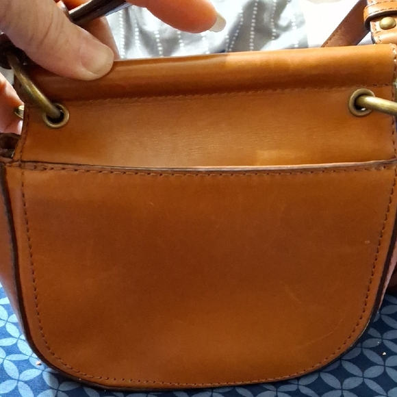 Adorable Coach Tan Leather Crossbody Bag - Picture 2 of 7